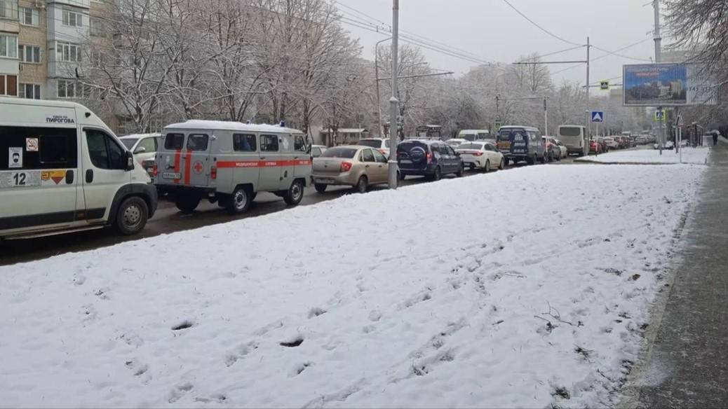 Непогода на Ставрополье осложнила обстановку на дорогах и привела к авариям смотреть онлайн