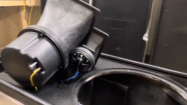 Loa bass 40 - 3 way . Siêu hiếm . LH 0939.612.666 смотреть онлайн