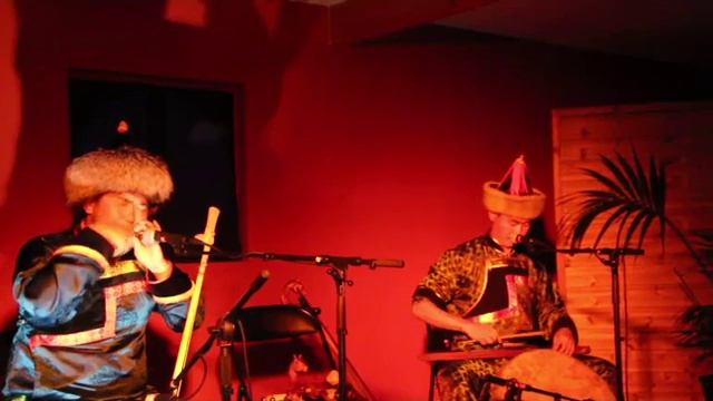 Горловое пение - Chant diphonique avec Alexandre&Munko ETE2014 смотреть онлайн