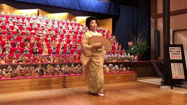 Geisha dance at Gassha Village ; Gero Onsen смотреть онлайн