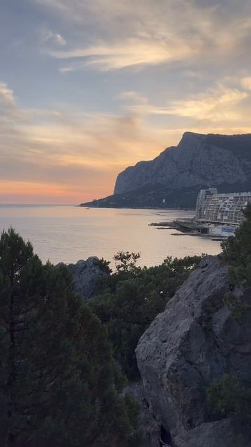 МОРЕ ИЛИ ГОРЫ? #крым #природа #крым2024 #travel #новыйсвет#судак#бахчисарай #горыкрыма#мореотдых