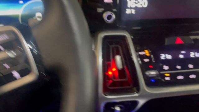 Kia Sorento контурная подсветка (воздуховоды, центральная консоль ноги, двери, ручки, подстаканники)
