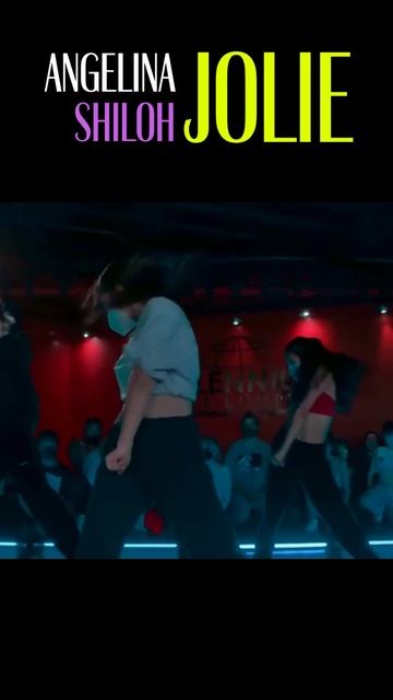 🌟 Angelina Jolie & Shiloh Jolie-Pitt: Hollywood's Iconic Duo! 🎬✨ смотреть онлайн
