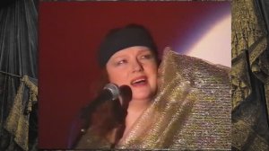 Песню "Танго Синие Глаза" исполняет Валентина Игнатьева