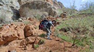 1 день в лагере в горах. Выживание под скалами. Приготовление пищи и походы в горы.