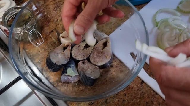 Самая вкусная маринованная рыбка, обязательно нужно попробовать! Рецепт приготовления смотреть онлайн