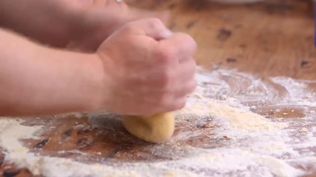 Nonna’s Veal Ravioli | Good Chef Bad Chef S7 E32 смотреть онлайн