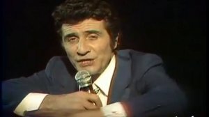 Gilbert Bécaud "L'Indifférence" (live officiel) | Archive INA