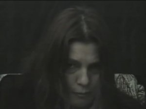 Песню "Сапоги" исполняет Валентина Игнатьева