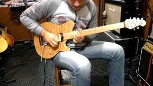 Music man axis Natural