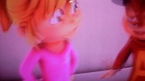 Поцелуй Элвина и Бриттани