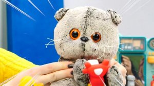 Кот Басик купается 😺🛁🧼 Игры для детей в дочки матери