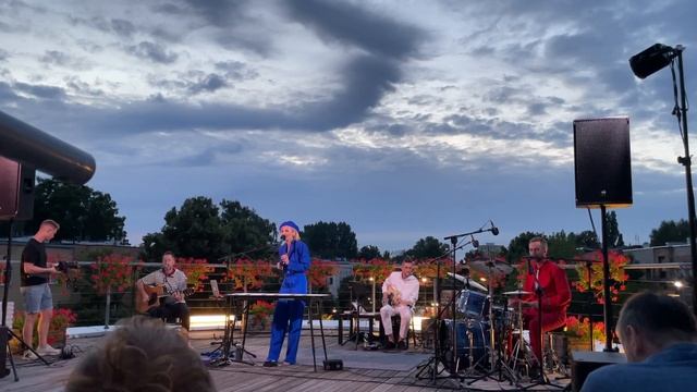 Reni Jusis - Je Vous (ZAZ cover) смотреть онлайн