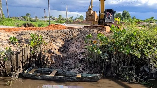 The tires are holding the shoulders really well. Over 35 tons no sinking смотреть онлайн
