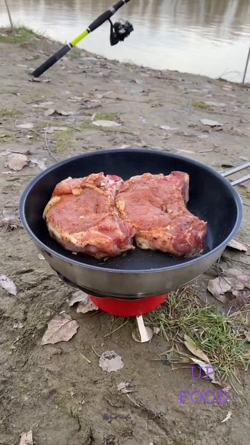 Жареный антрекот на рыбалке