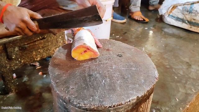 Fish Vs Blade!!Amazing Bagarius Yarrelli Fish Cutting By Expert Fish Cutter ||