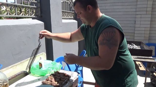 шашлык в готовой приправе,жарим шашлык в отеле на море