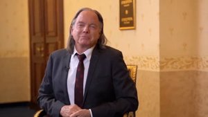 Майкл Роуч интервью о 4 шагах к богатству, карме и кофе