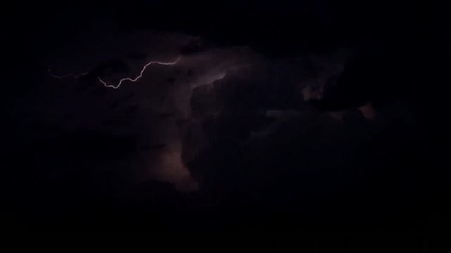 Нисаргадатта Махараджа, считать что вы что то делаете , это связывает. смотреть онлайн