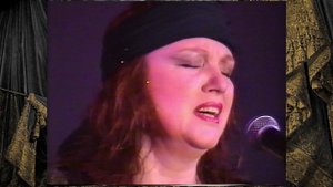 Песню "Свечи" исполняет Валентина Игнатьева