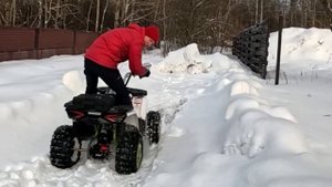 Тестируем задний привод зимой по снегу ... Yacota Fusion Pro 125