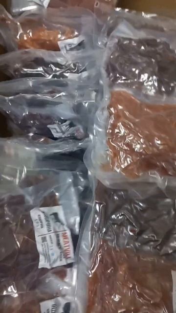 30 наборів джерок (снеки) по 400 г. Свинина, курка, яловичина та індичка по 100 грам.