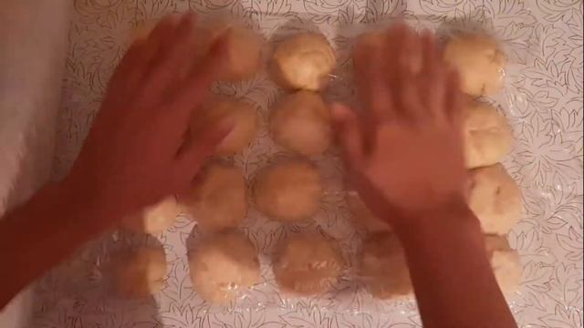 БЕСТІҢ ШАЙЫНА КЕРЕМЕТ ҮЙЛЕСЕТІН ТӘТТІ ТОҚАШТАР. БУЛОЧКИ | THE AINURA смотреть онлайн