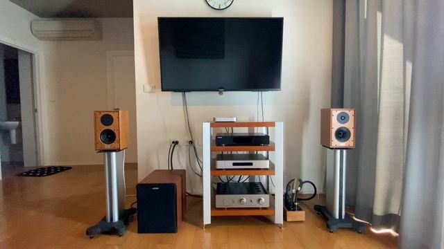 Harbeth P3ESR + Sugden A21SE sig with Roon смотреть онлайн