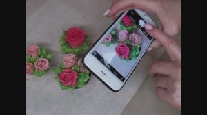 Различные украшение капкейков🍰масляным кремом на швейцарской меренге🍰украшение заморожеными цветам