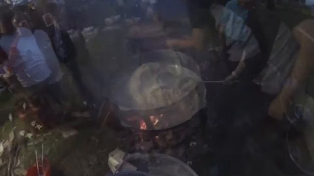Приготовление шурпы и плова на Ледниковом периоде 2016