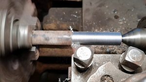 Металлообработка. Токарная обработка металла. Проточка шпильки на 20 мм