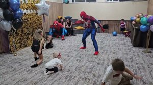 Человек паук в лофте Королевство праздников в Химках