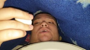 Обед на кровате под одеялом варёнными яйцами