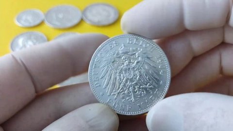 Коллекция серебряных монет Германской Империи.