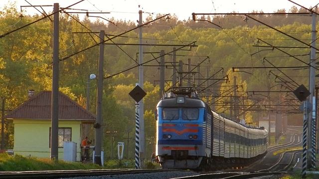 ЧС4-017 с дополнительным поездом №192 "ЛЬВОВ" смотреть онлайн