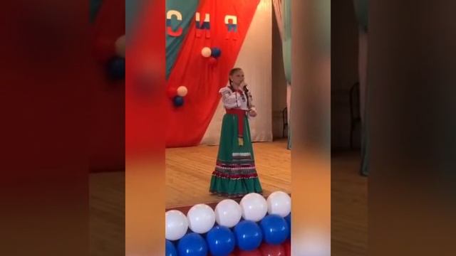 "Ты Россия моя" исполняет Элина Хмель смотреть онлайн