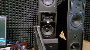 BEHRINGER TRUTH B2030A &&& JBL 305 MK2 студийные мониторы , сравнение звука 🎵 🎵 какие лучше выбрать