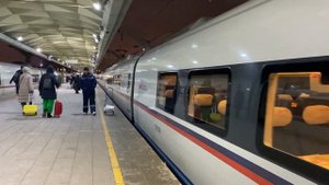 Подача скоростного поезда Сапсан на Ленинградском вокзале Москвы  #railways #trainspotting #эвс1
