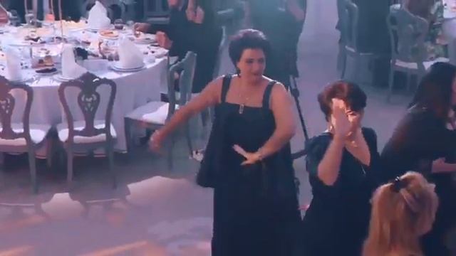 Əkbər Əliyev — Biz Mehriban Ailəyik | Toy смотреть онлайн