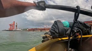 Опаснейший переход через пролив.Течение,волны и открытый гружённый каяк.Выживалово Бродяги на каяке