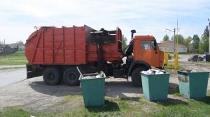 Мусоровоз МКМ-4605 на шасси КамАЗ-53215R (В 518 ОС 122). / KAMAZ garbage truck.