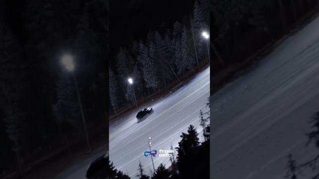 ZEEKR 7X против Porsche Cayenne