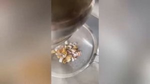 Салат из морского коктейля: вкусно и полезно