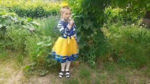 Пісня " Весна у маминих обіймах" Богдани Кучінської, керівник Марина Назарова.