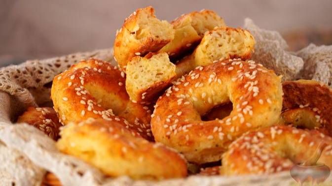 Закусочная выпечка, которая затягивает. ТВОРОЖНЫЕ КОЛЕЧКИ С СЫРОМ