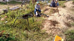 детский экскаватор в песочницу