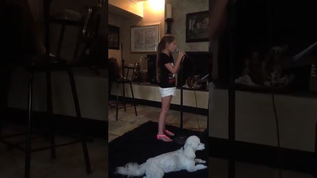 Teagan McGinley sings Ave Maria смотреть онлайн