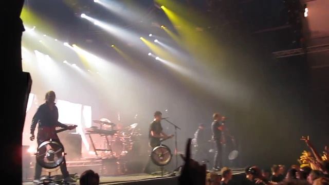 Pendulum - Tarantula @ Pukkelpop 2010 смотреть онлайн