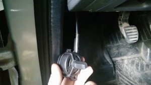 Замена ручки троса  капота на рено логан