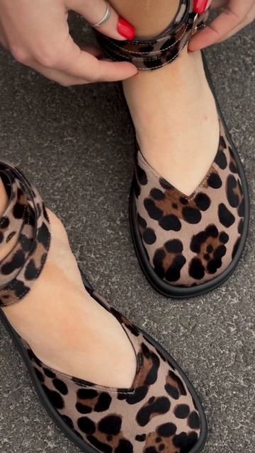 8516-11 Босоніжки жіночі шкіра поні з леопардовим принтом смотреть онлайн